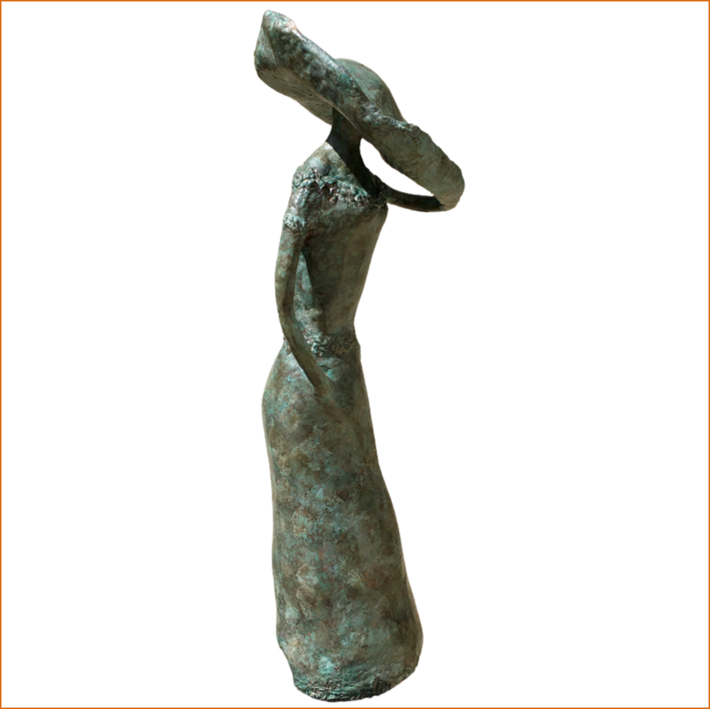 Sculpture n°5 - La femme au chapeau en papier maché patine vert de gris