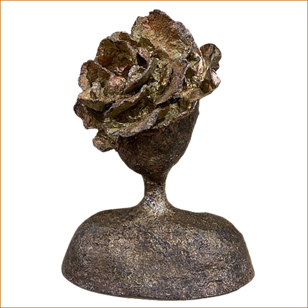 sculpture n30 floralis en papier maché patine effet bronze vieilli, représente une tête de femme en fleur