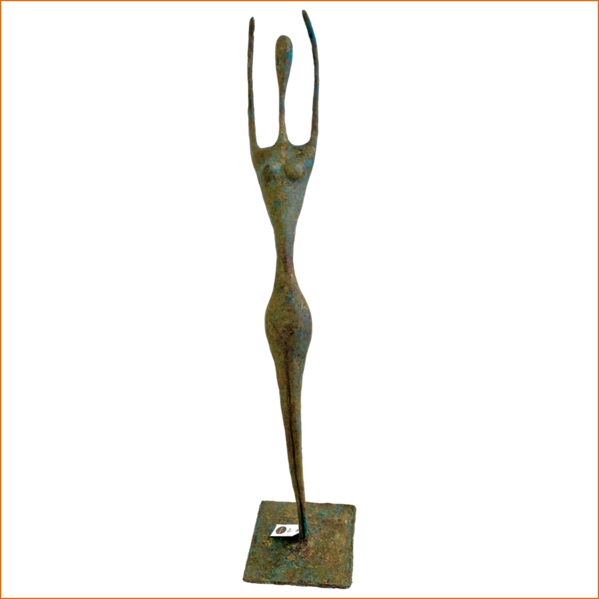Anoukis sculpture en papier maché de 1m, représente femme longiligne patine effet bronze