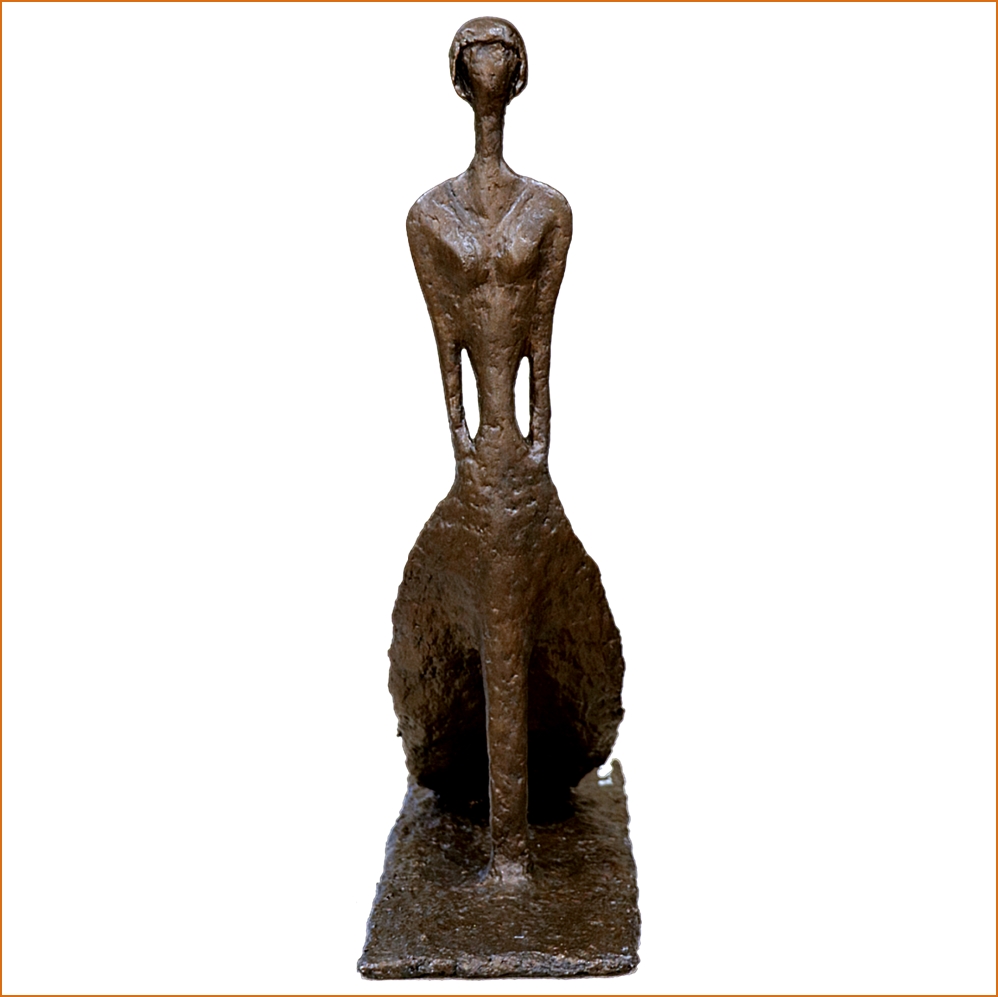Victoria sculpture n°55 -Femme avec traine hauteur 38cm en papier maché - patine acrylique effet bronze