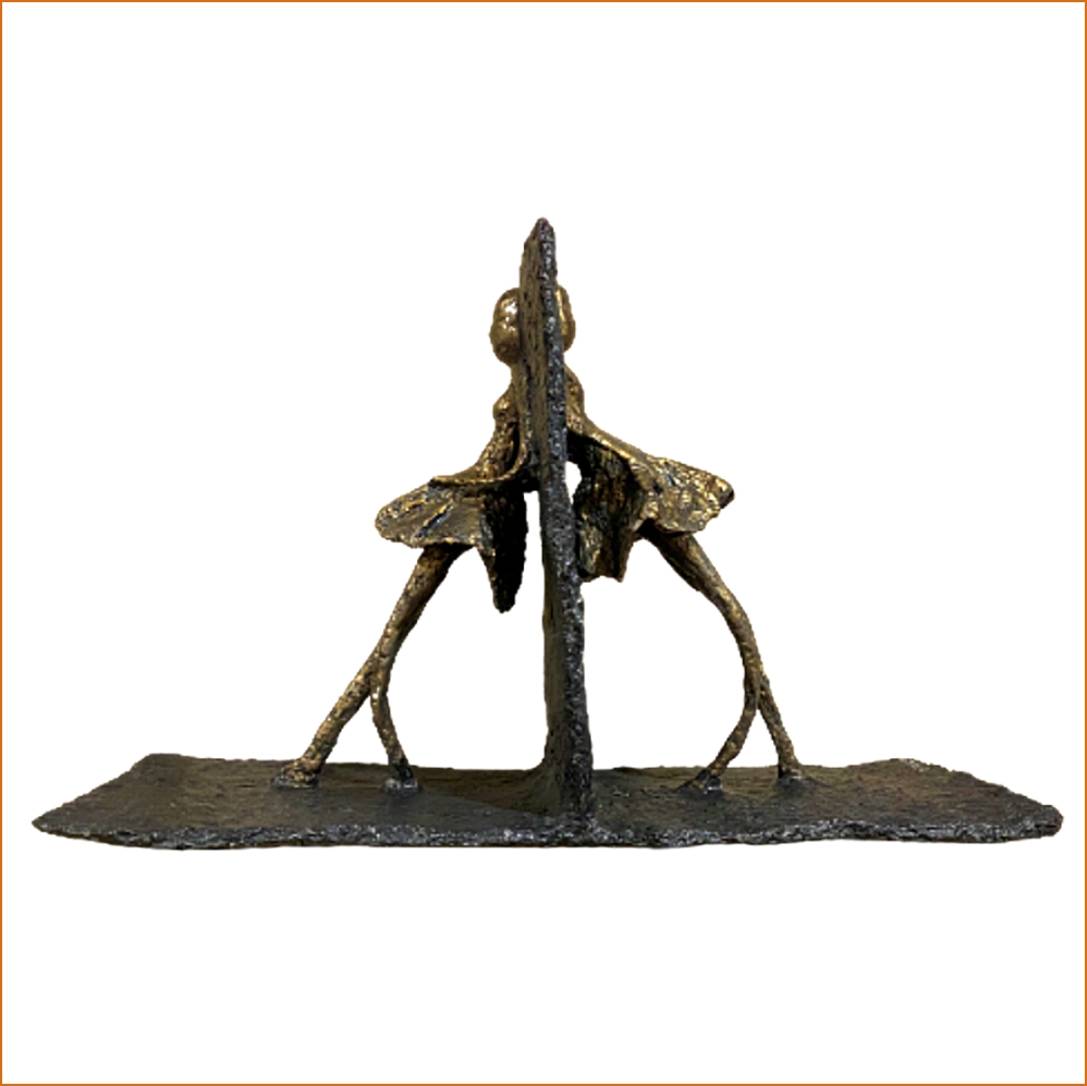 sculpture n57 marie lou en papier mâché patine effet bronze represente 2 danseuses dos à dos