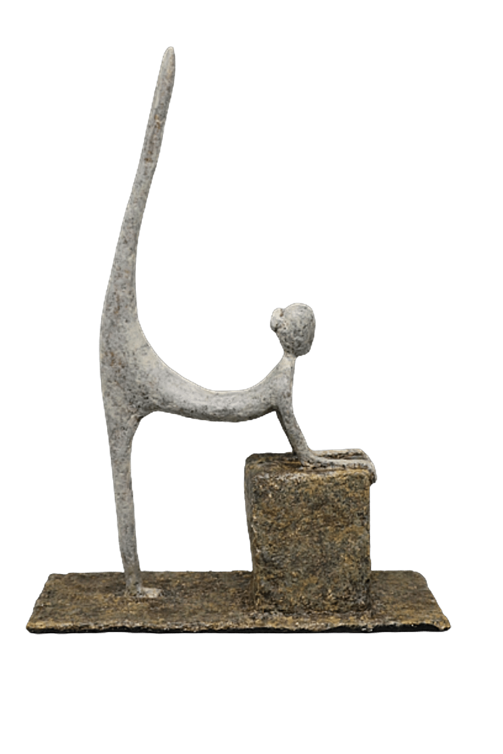 Victoire, sculpture n°66 en papier mâché, représente une danseuse appuyée sur un socle qui fait le grand écart, hauteur 41cm, patine effet pierre