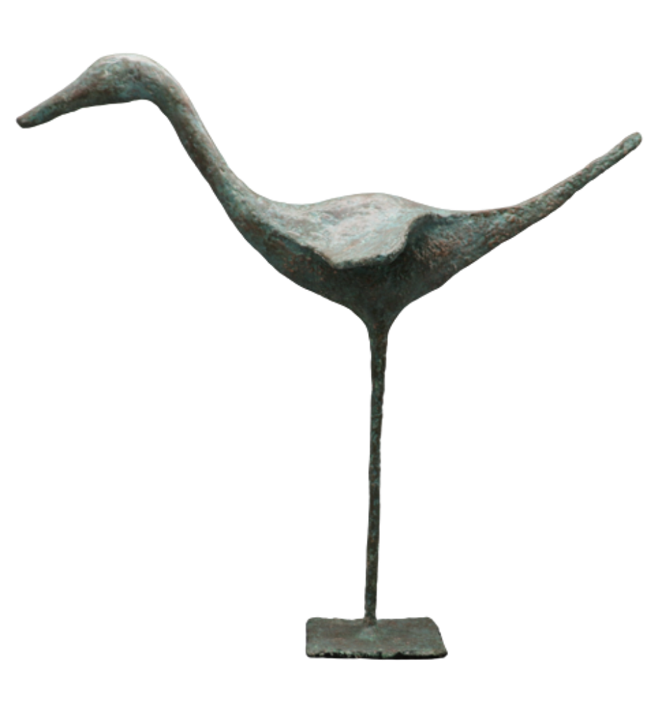 Oiseau sculpture n°70 en papier mâché, représente un oiseau sur une longue patte très sobre, très stylisé, hauteur 48cm, patine vert de gris