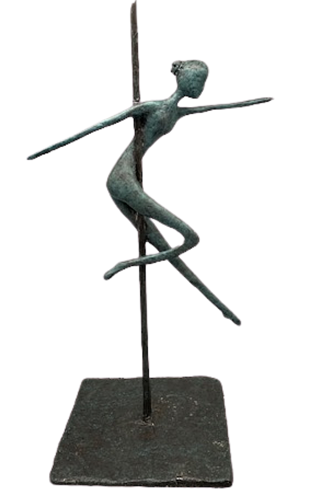 Lucy sculpture n°77 en papier mâché, représente une danseuse faisant de la pole dance, hauteur 55cm, patine aspect bronze bleu-vert
