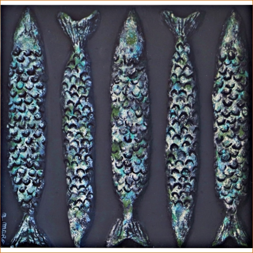 5 sardines en relief en papier maché