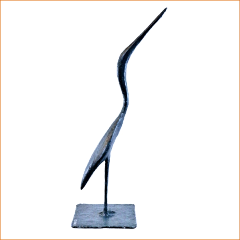 Garza sculpture n°113 en papier mâché, représente un héron,, hauteur 67cm, patine acrylique gris-bleu