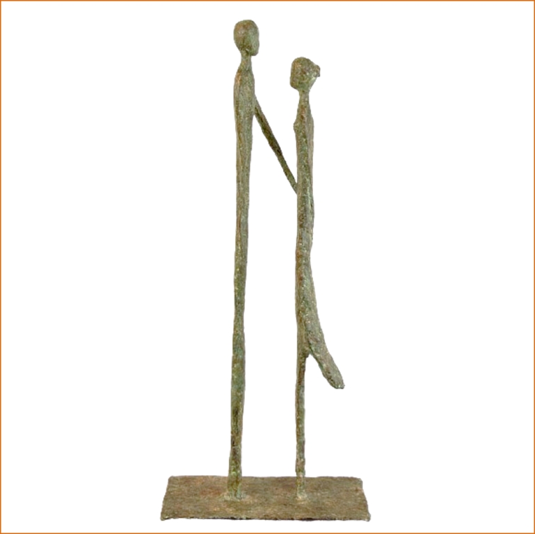 Noa-Lise sculpture n°124 en papier mâché, représente un couple face à face, hauteur 70cm, patine acrylique aspect rouille vert de gris
